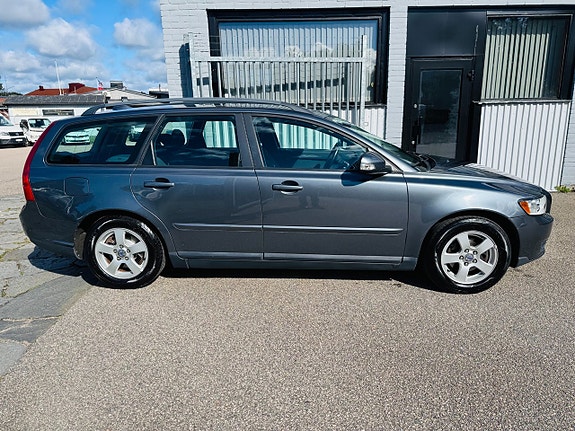 Volvo V50 10 of 23