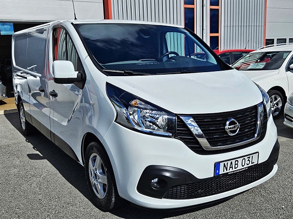 Nissan NV300 3 of 16