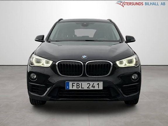 BMW X1 2 of 11