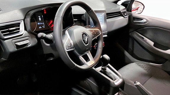 Renault Clio 8 of 9