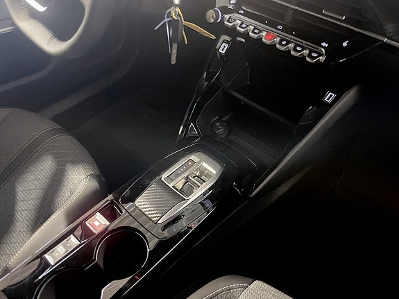 Peugeot 2008 13 of 14