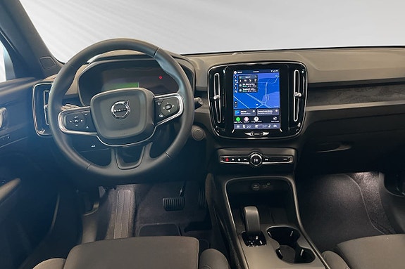 Volvo EX40 9 of 22