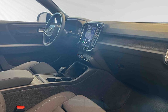 Volvo EX40 10 of 22
