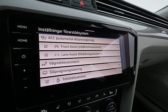 Volkswagen Passat 30 of 30