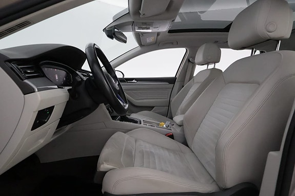 Volkswagen Passat 11 of 30