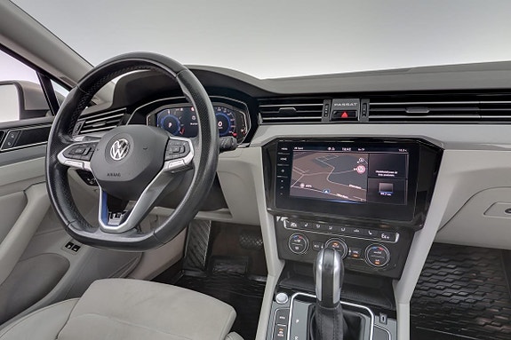 Volkswagen Passat 15 of 30