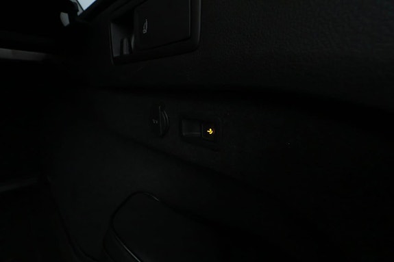 Volkswagen Passat 9 of 30