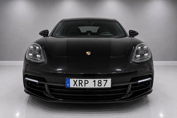 Porsche Panamera 4 2 of 30