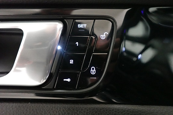 Porsche Panamera 4 24 of 30