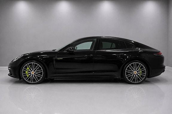 Porsche Panamera 4 3 of 30