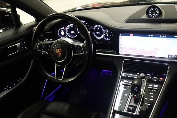 Porsche Panamera 4 8 of 30