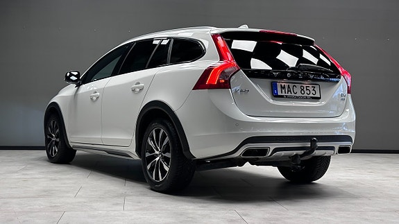 Volvo V60 Cross Country 16 of 20
