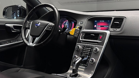 Volvo V60 Cross Country 10 of 20