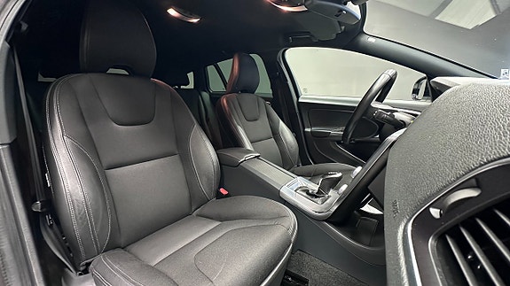 Volvo V60 Cross Country 9 of 20