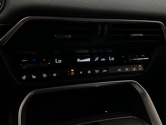 Mazda CX-60 25 of 30