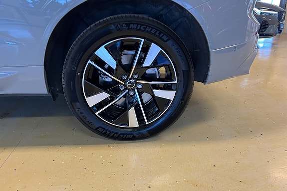 Volvo XC60 13 of 24
