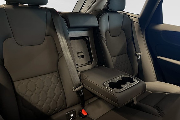 Volvo XC60 11 of 24