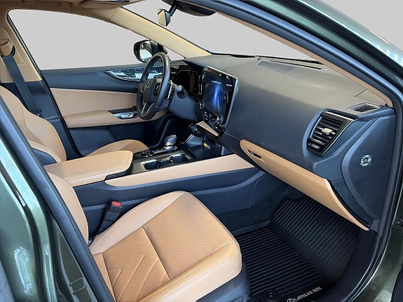 Lexus NX450h+ 13 of 13