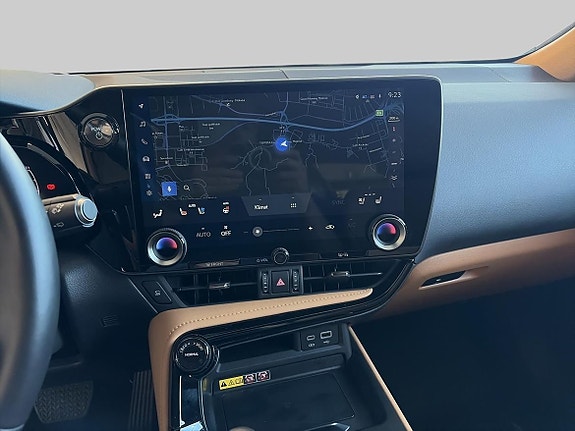 Lexus NX450h+ 11 of 13