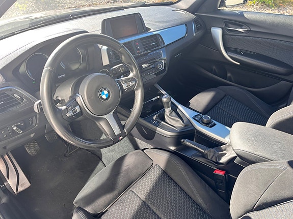 BMW 118d 2 of 14
