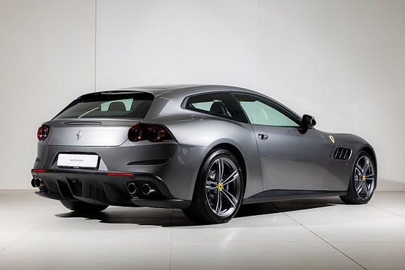 Ferrari Lusso 7 of 20