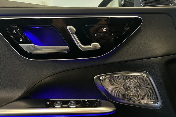 Mercedes-Benz C300 20 of 22