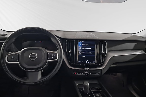 Volvo XC60 8 of 12