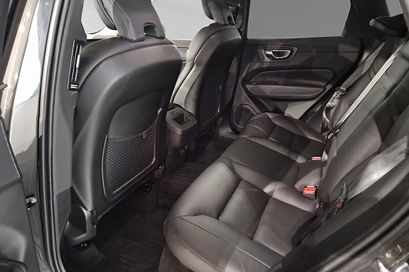 Volvo XC60 7 of 12