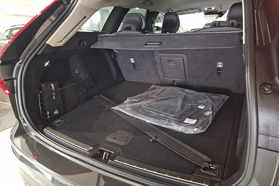 Volvo XC60 12 of 12