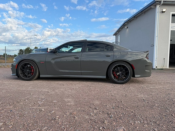 Dodge Charger 2 of 10
