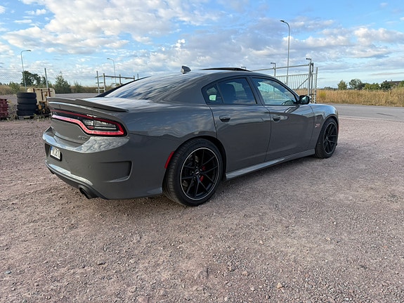 Dodge Charger 4 of 10