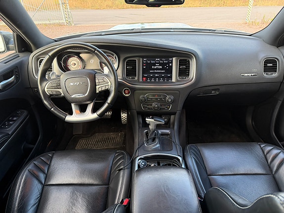 Dodge Charger 7 of 10