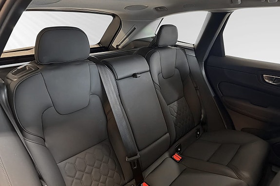 Volvo XC60 11 of 26