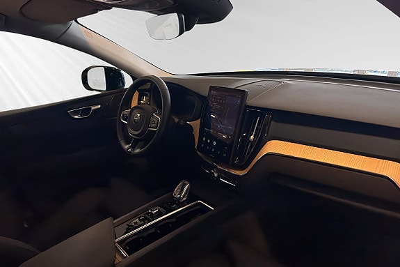 Volvo XC60 10 of 26