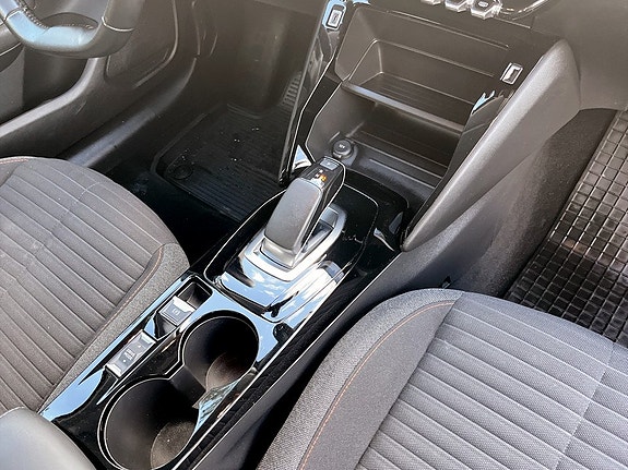 Peugeot e-208 10 of 15