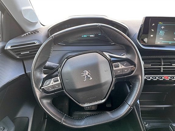 Peugeot e-208 7 of 15