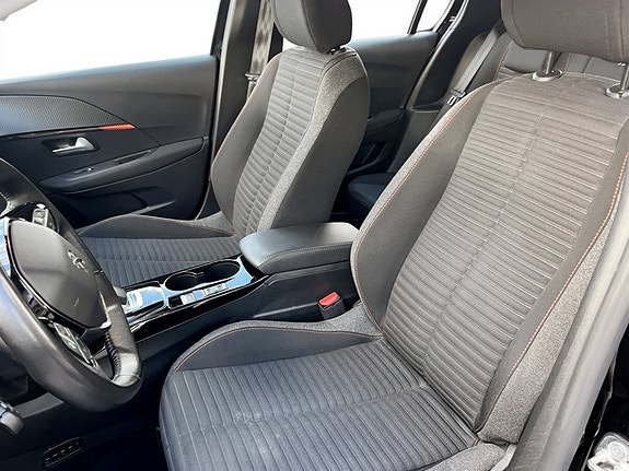 Peugeot e-208 4 of 15