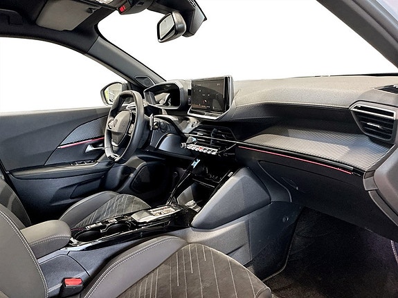 Peugeot 2008 14 of 16