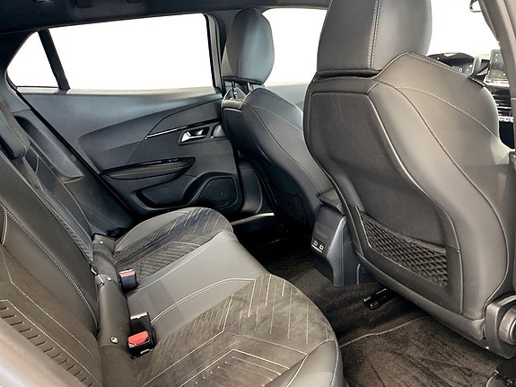 Peugeot 2008 7 of 16