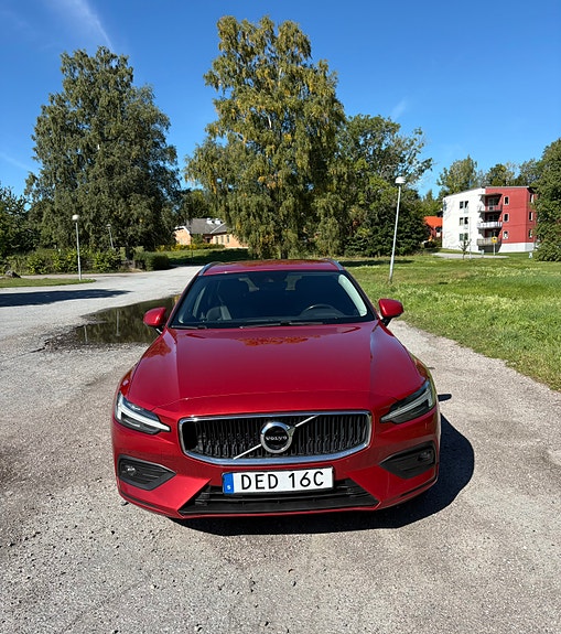 Volvo V60 2 of 10