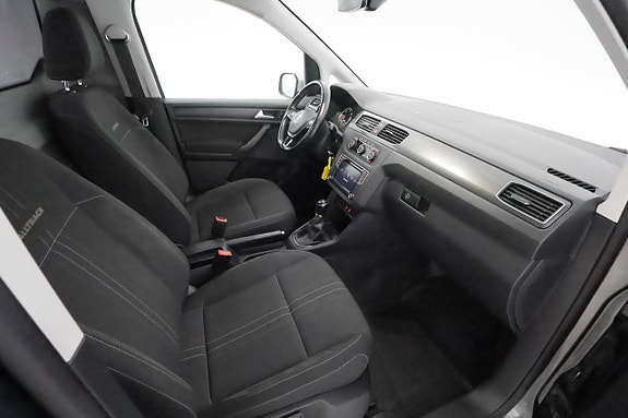 Volkswagen Caddy Alltrack 11 of 27