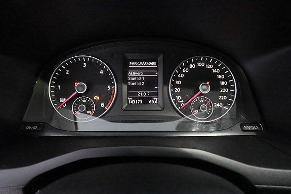 Volkswagen Caddy Alltrack 23 of 27