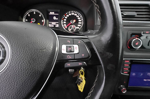 Volkswagen Caddy Alltrack 19 of 27