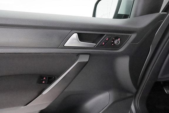 Volkswagen Caddy Alltrack 16 of 27