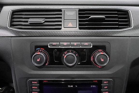 Volkswagen Caddy Alltrack 22 of 27