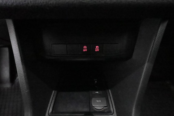 Volkswagen Caddy Alltrack 20 of 27