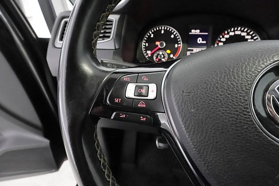 Volkswagen Caddy Alltrack 18 of 27