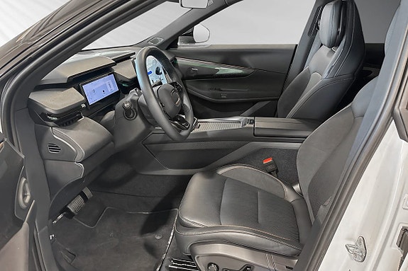 Lynk & Co 08 6 of 30