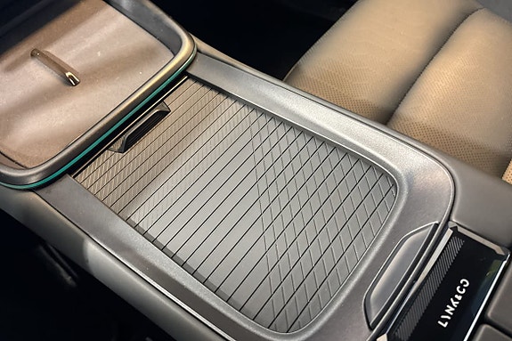 Lynk & Co 08 14 of 30