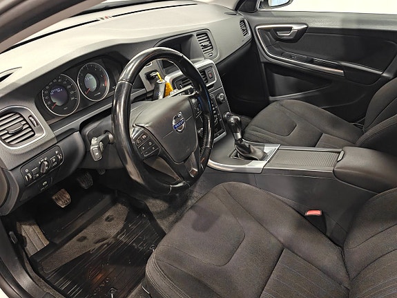 Volvo V60 8 of 15